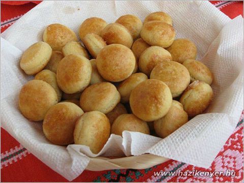 Zsíros pogácsa