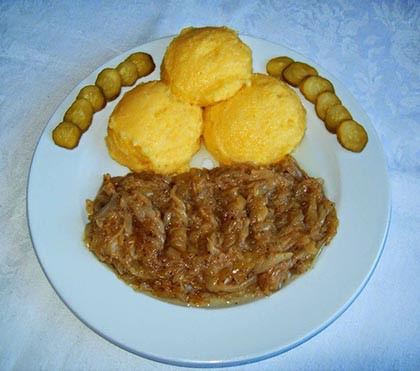 Hagymatokány puliszkával