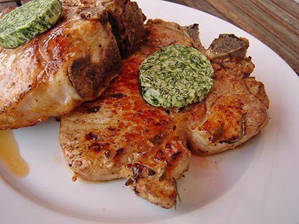Sertés T-bone steak fűszervajjal