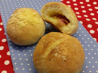 Töltött zsemle