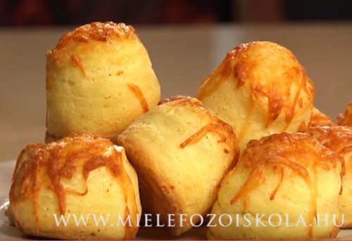 Egyszerű krumplis pogácsa