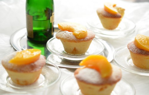 Pezsgőkrémmel töltött őszibarackos muffin
