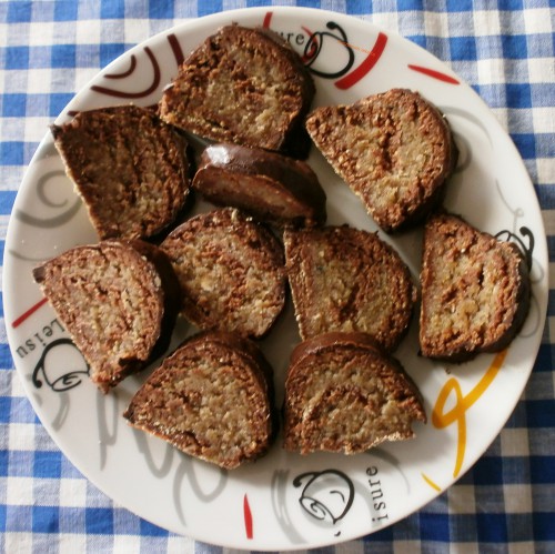 Gesztenyés tekercs-szeletelve