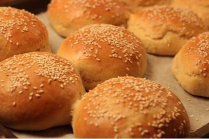 Házi hamburgerzsömle (hozzávalók: 8-10 db-hoz):