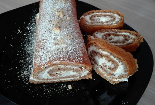Tejfölös-diós tekercs liszt nélkül