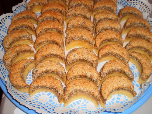 Dióhabos holdacskák