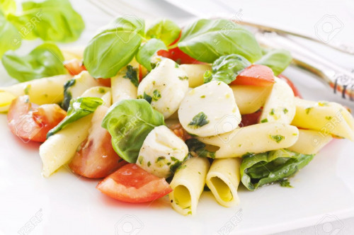 Caprese tésztasaláta