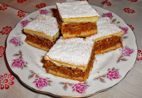 Almás béles