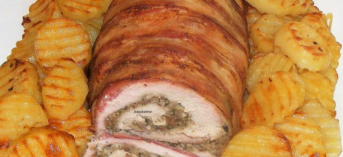 Töltött pulykamell baconbe tekerve