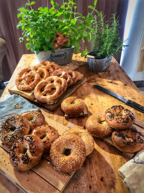 Szabi pék Bagel és főzött pancsos perec